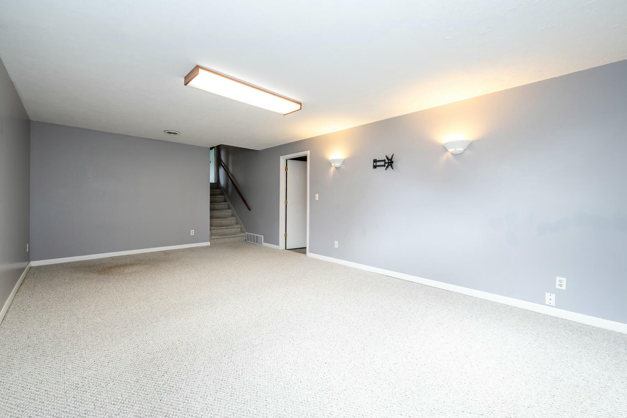 673 Royal Crest Drive, St. Joseph