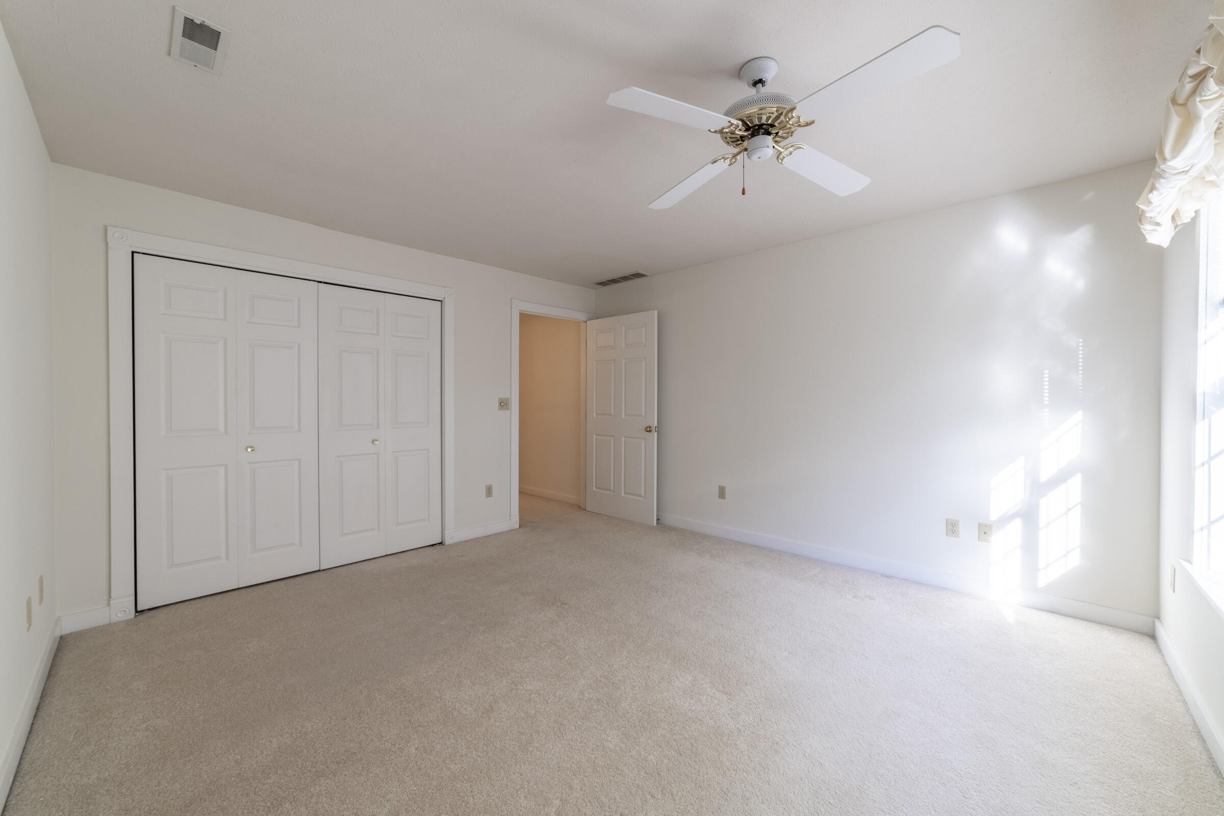 3004 White Oaks Lane