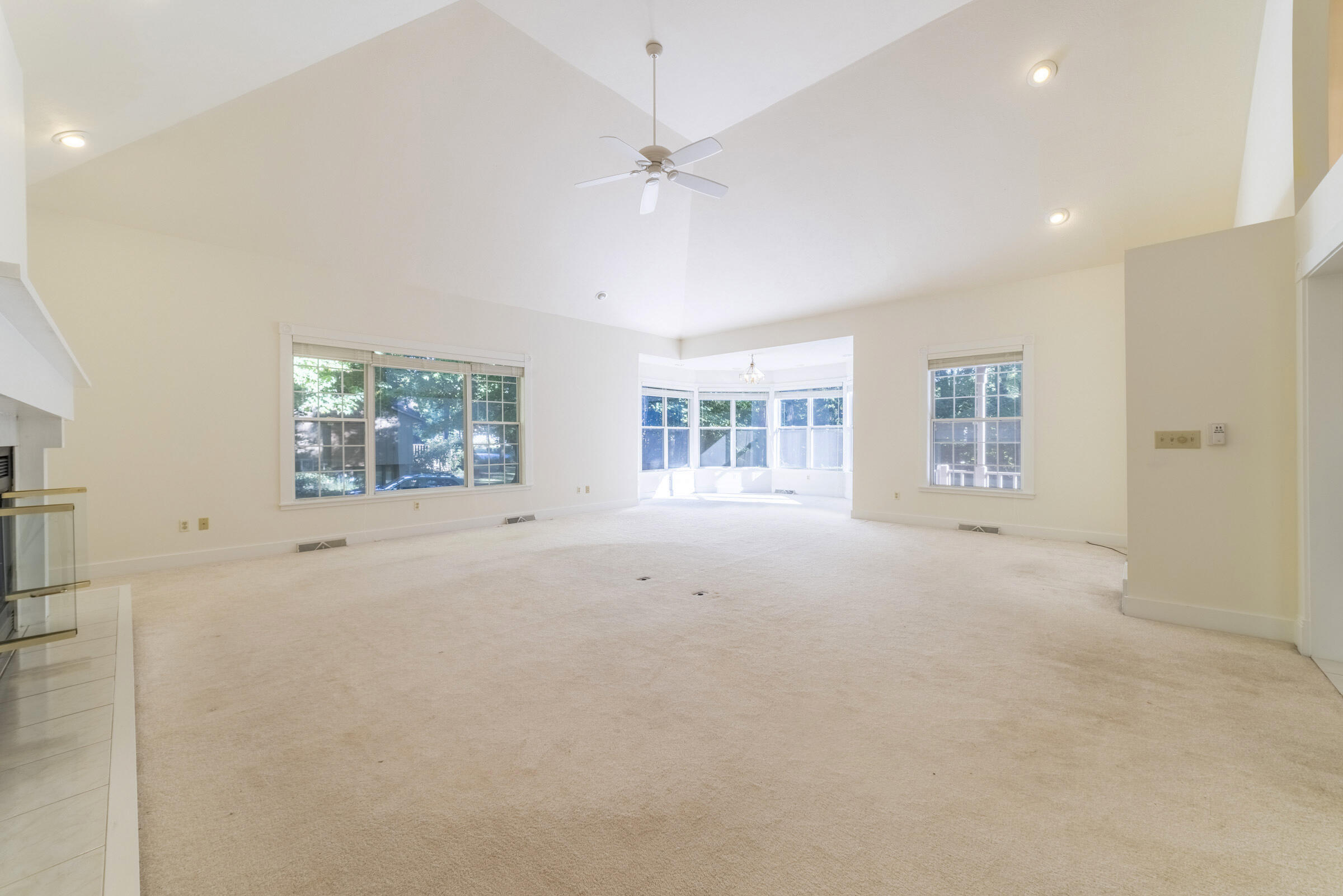3004 White Oaks Lane
