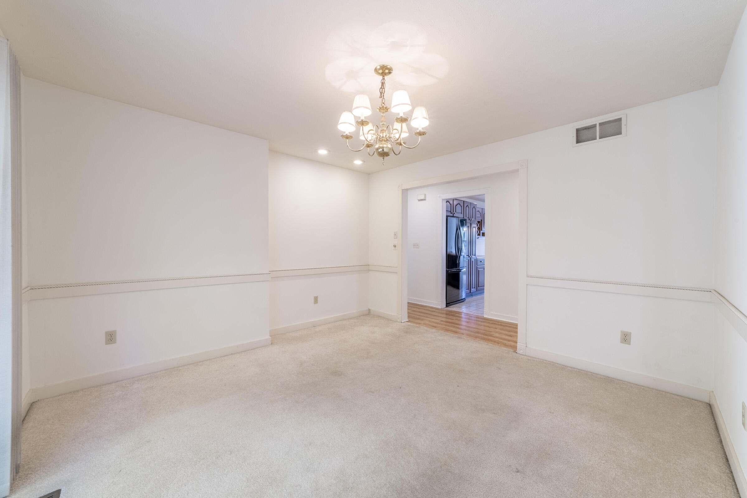 3004 White Oaks Lane