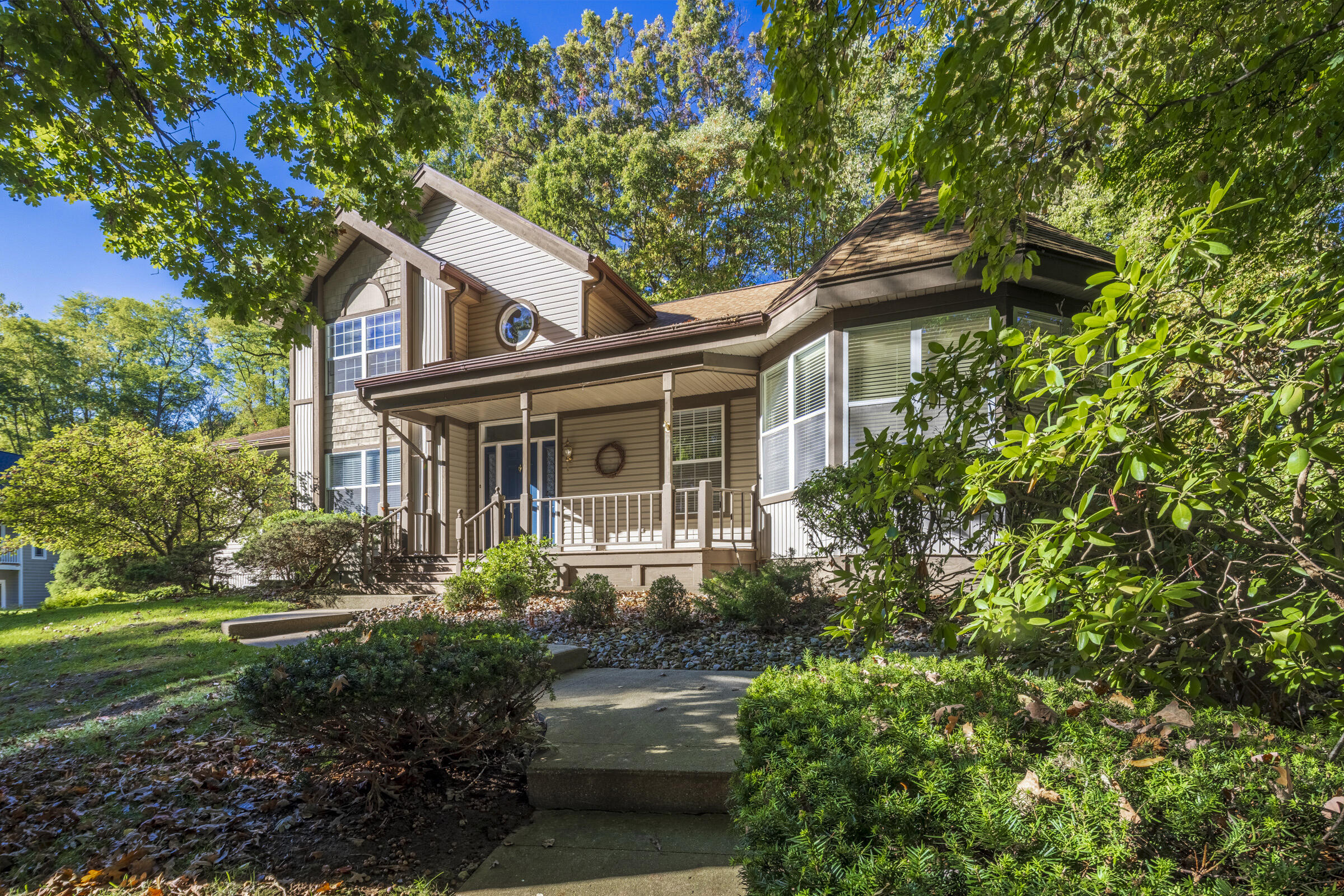 3004 White Oaks Lane