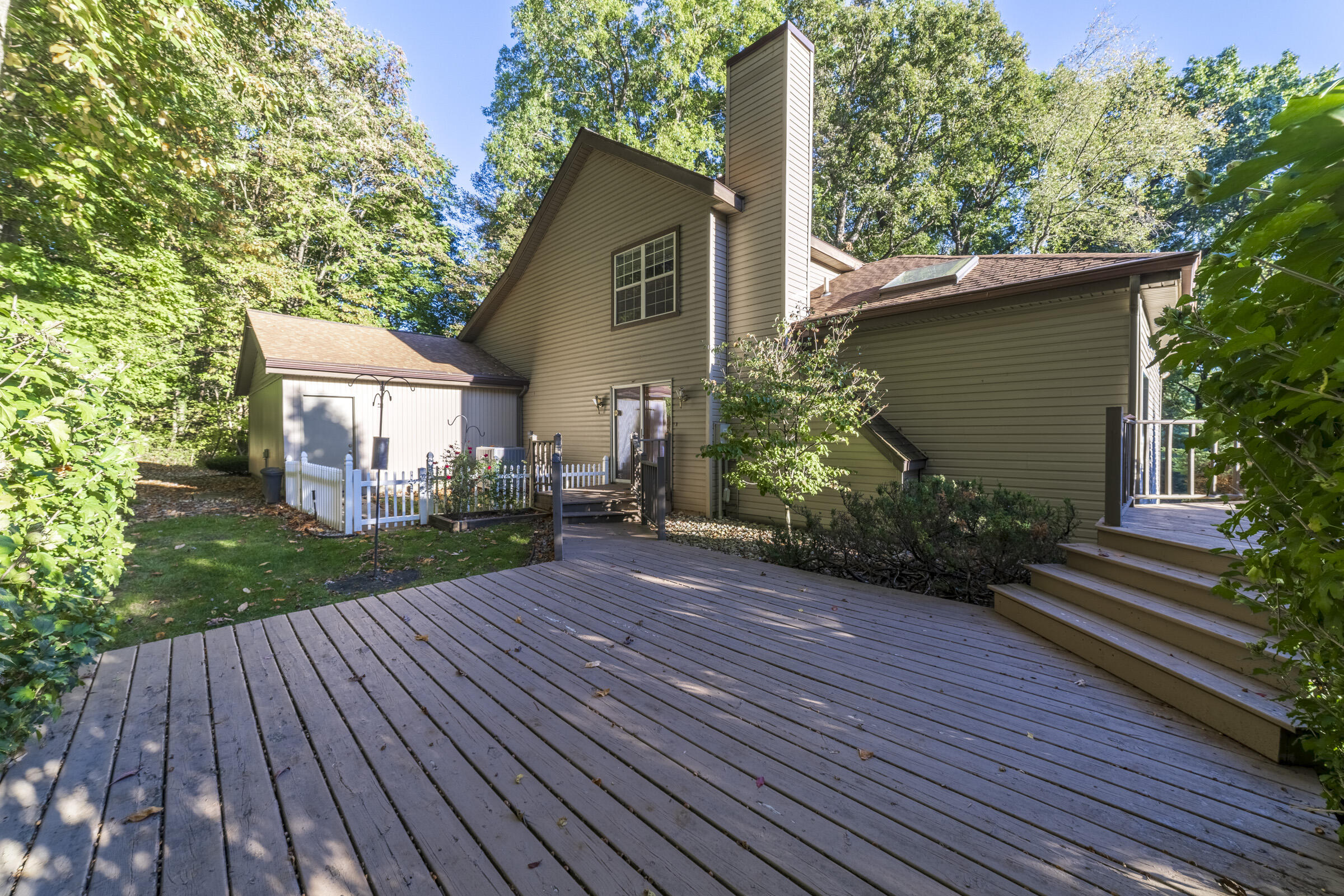3004 White Oaks Lane