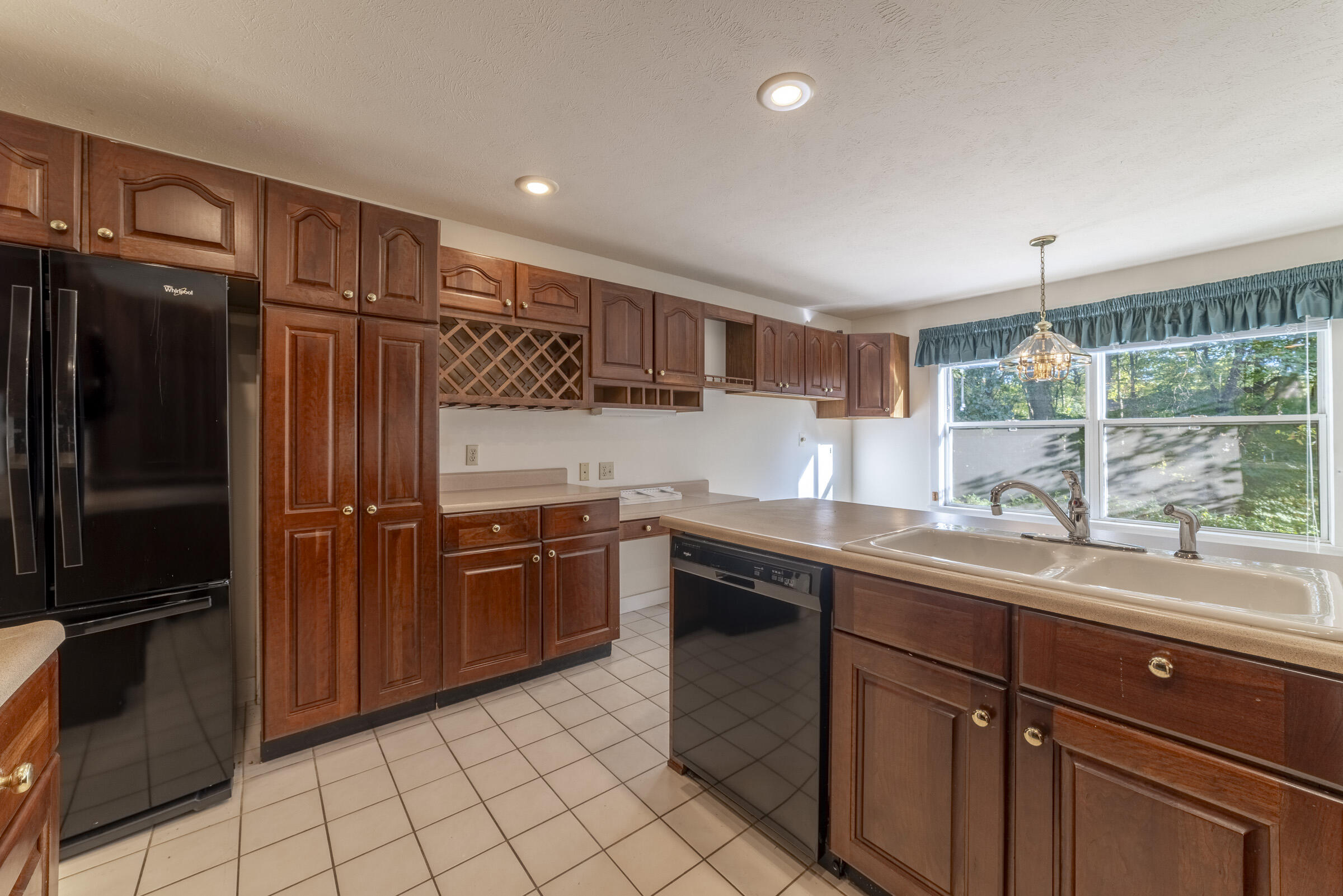 3004 White Oaks Lane