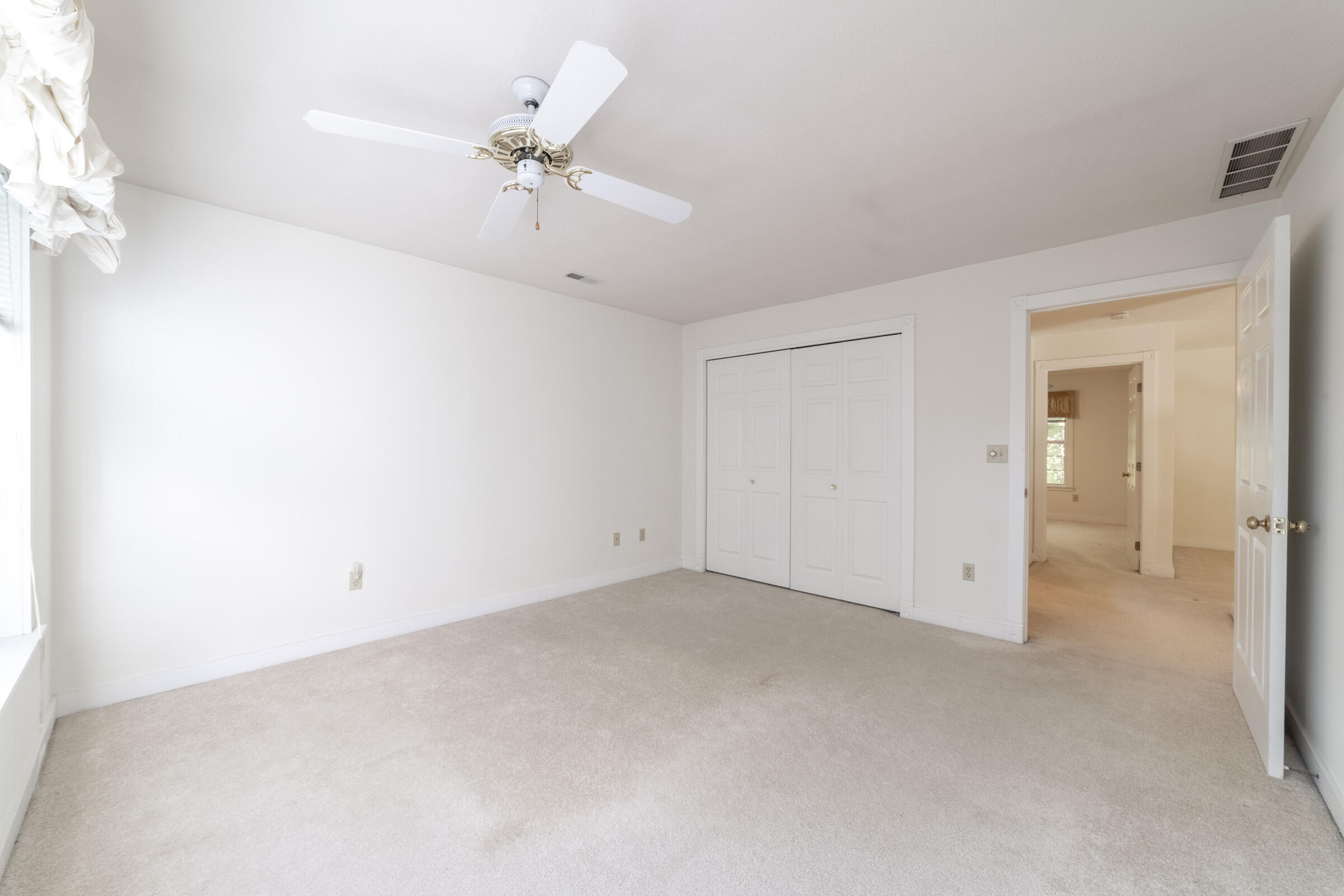 3004 White Oaks Lane