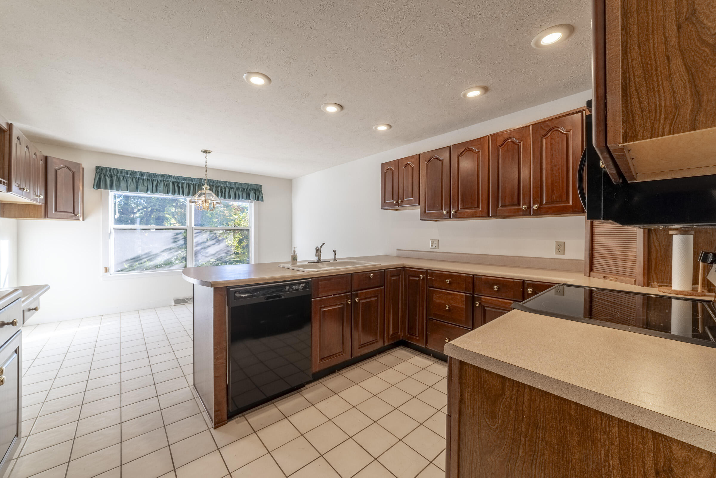 3004 White Oaks Lane