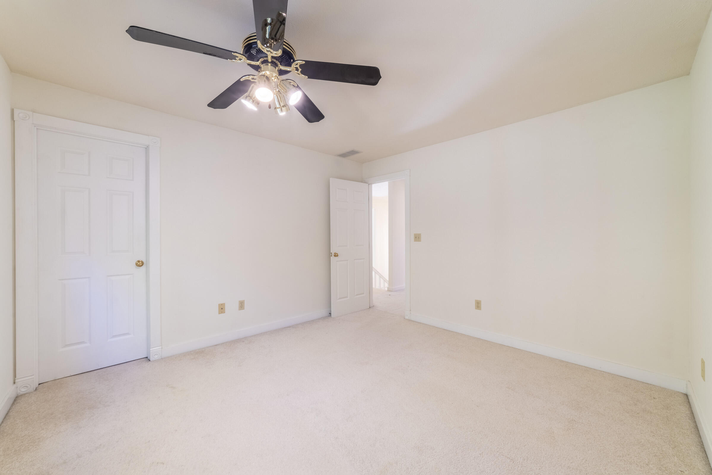 3004 White Oaks Lane