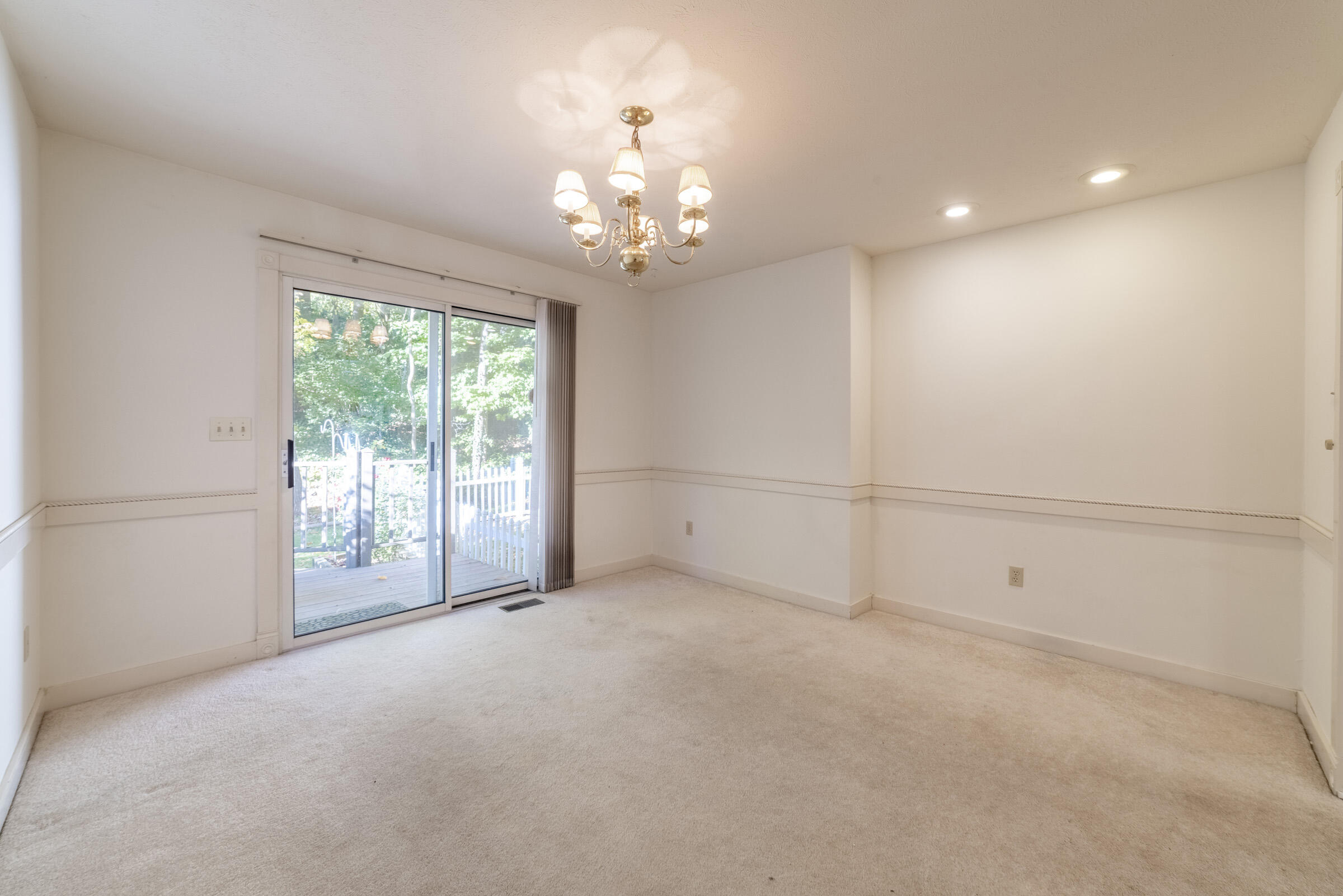 3004 White Oaks Lane