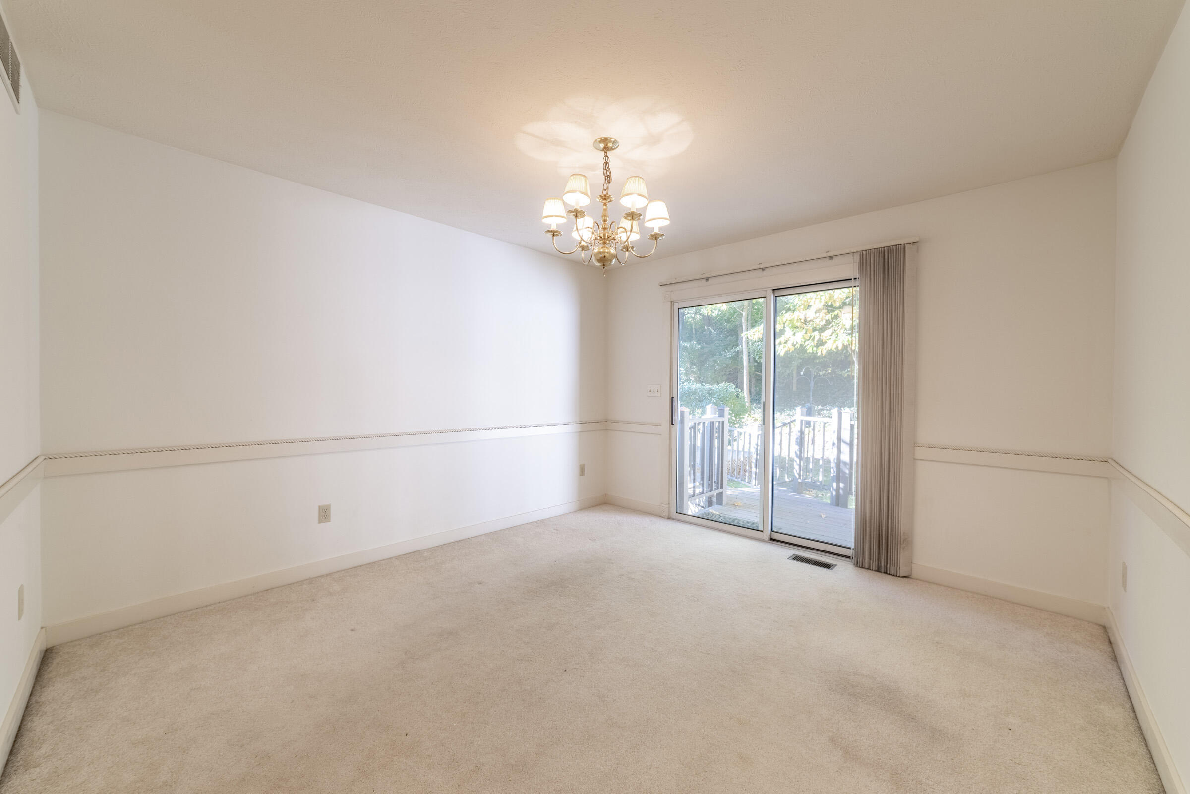 3004 White Oaks Lane