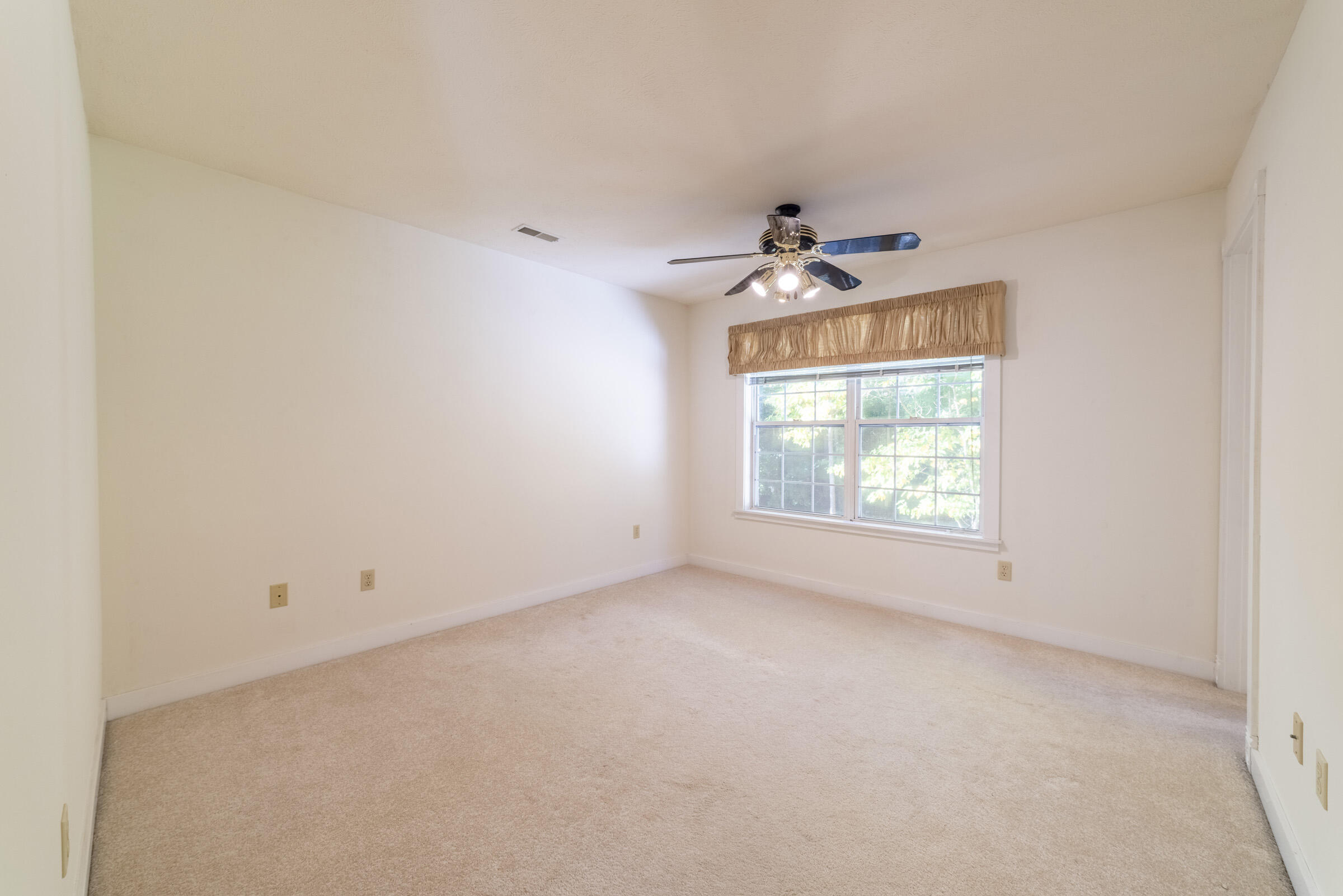 3004 White Oaks Lane