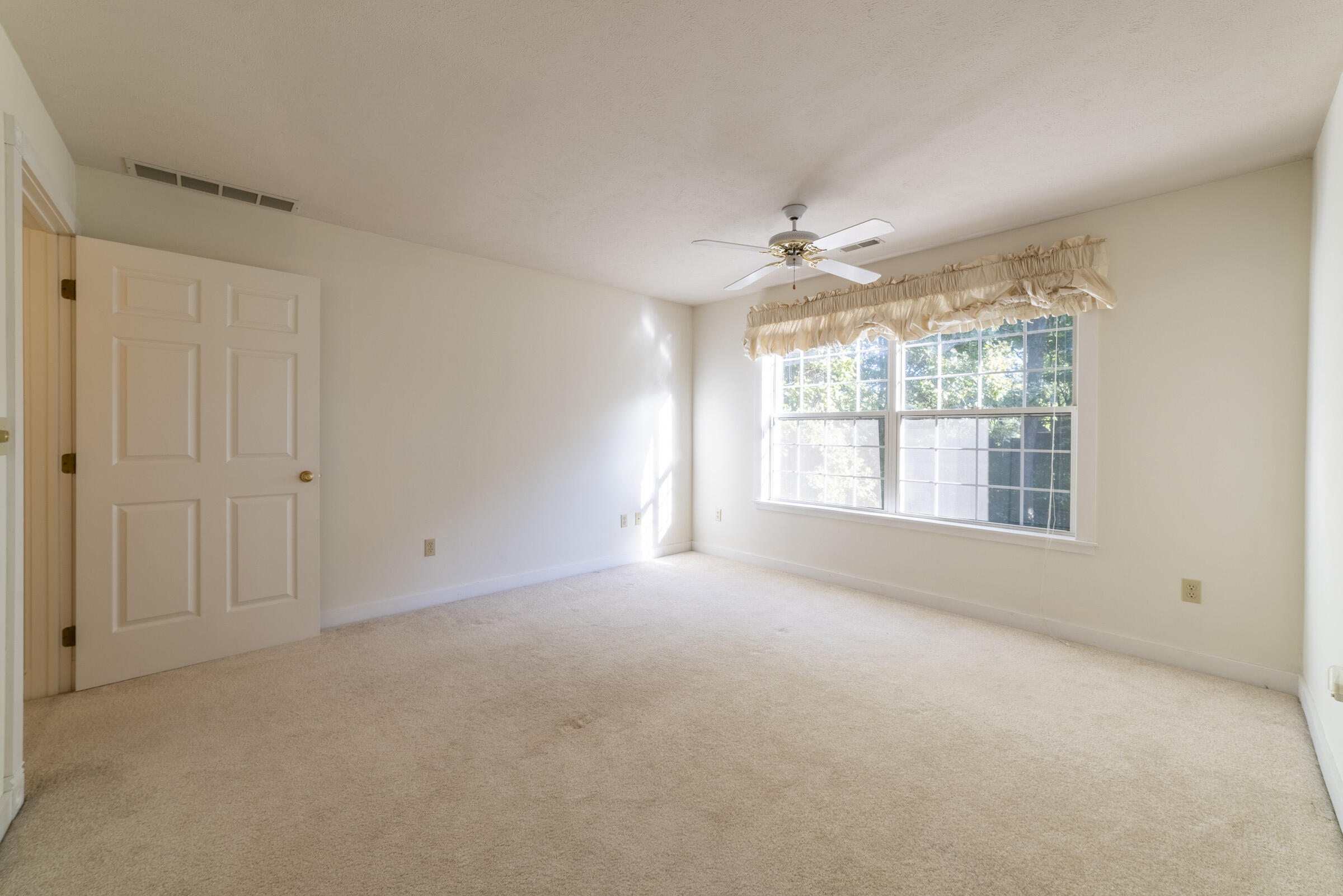 3004 White Oaks Lane