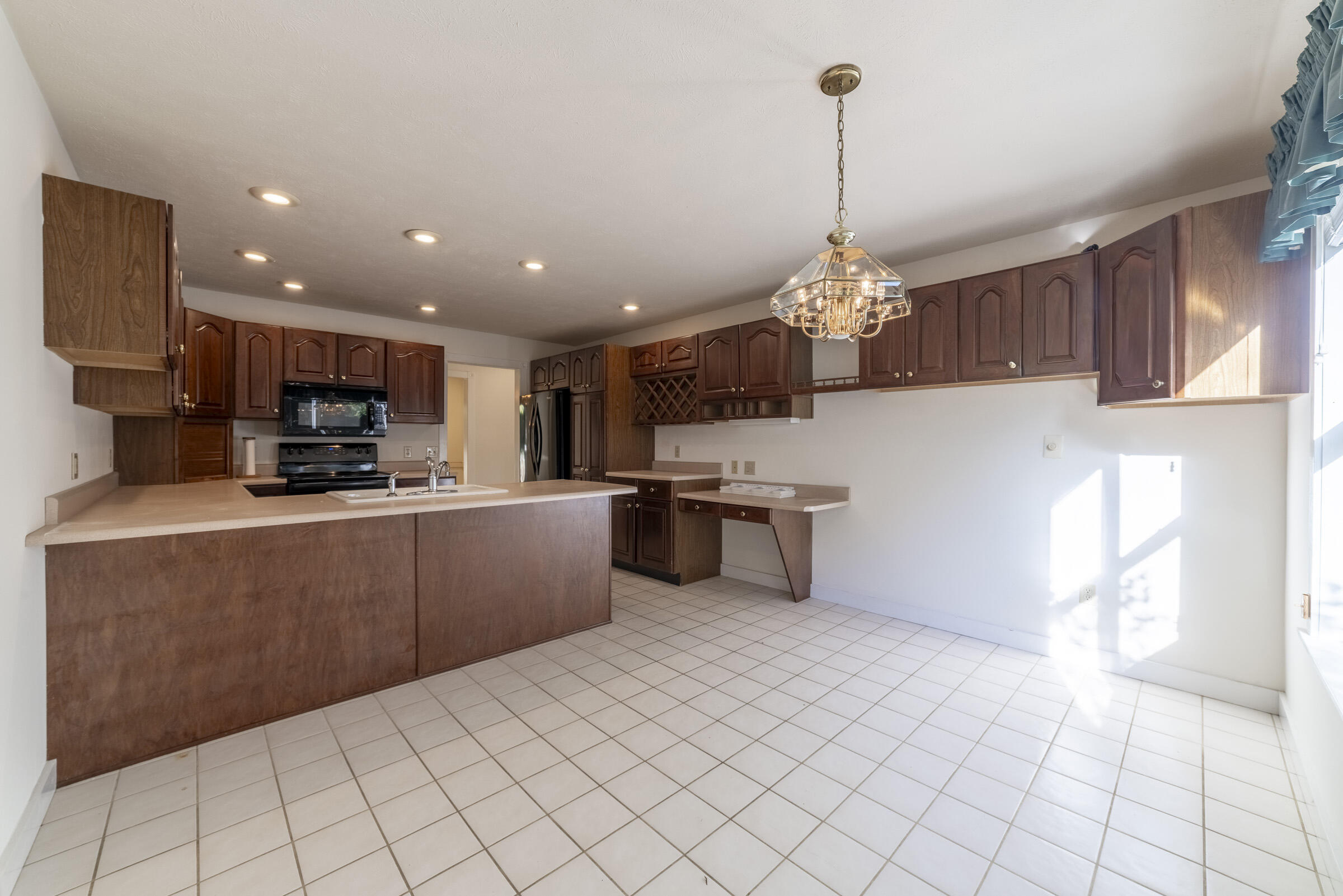 3004 White Oaks Lane
