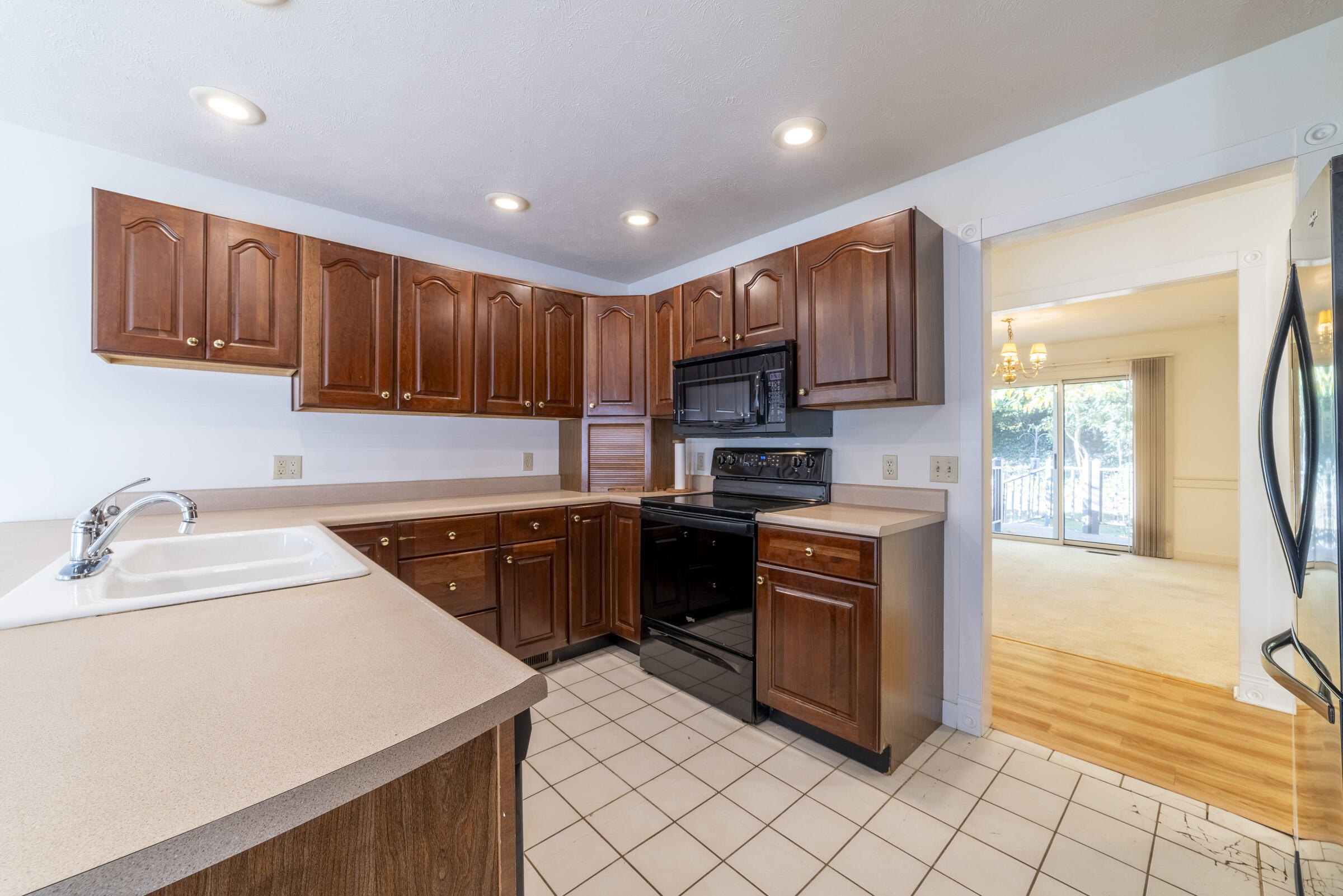 3004 White Oaks Lane