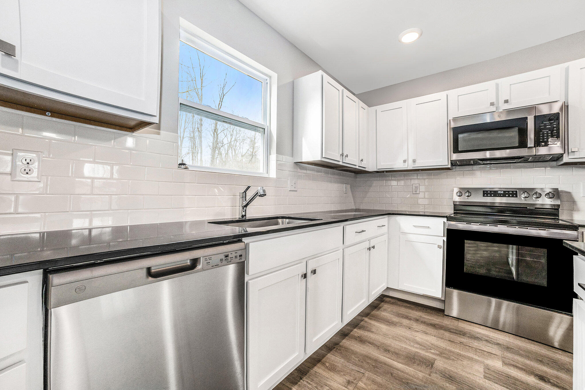 6129 Pollys Path