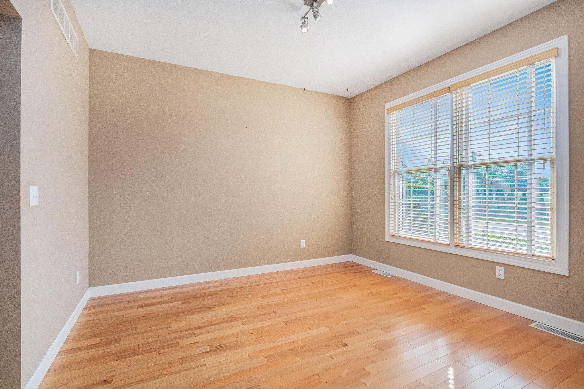 6066 Wabash Lane