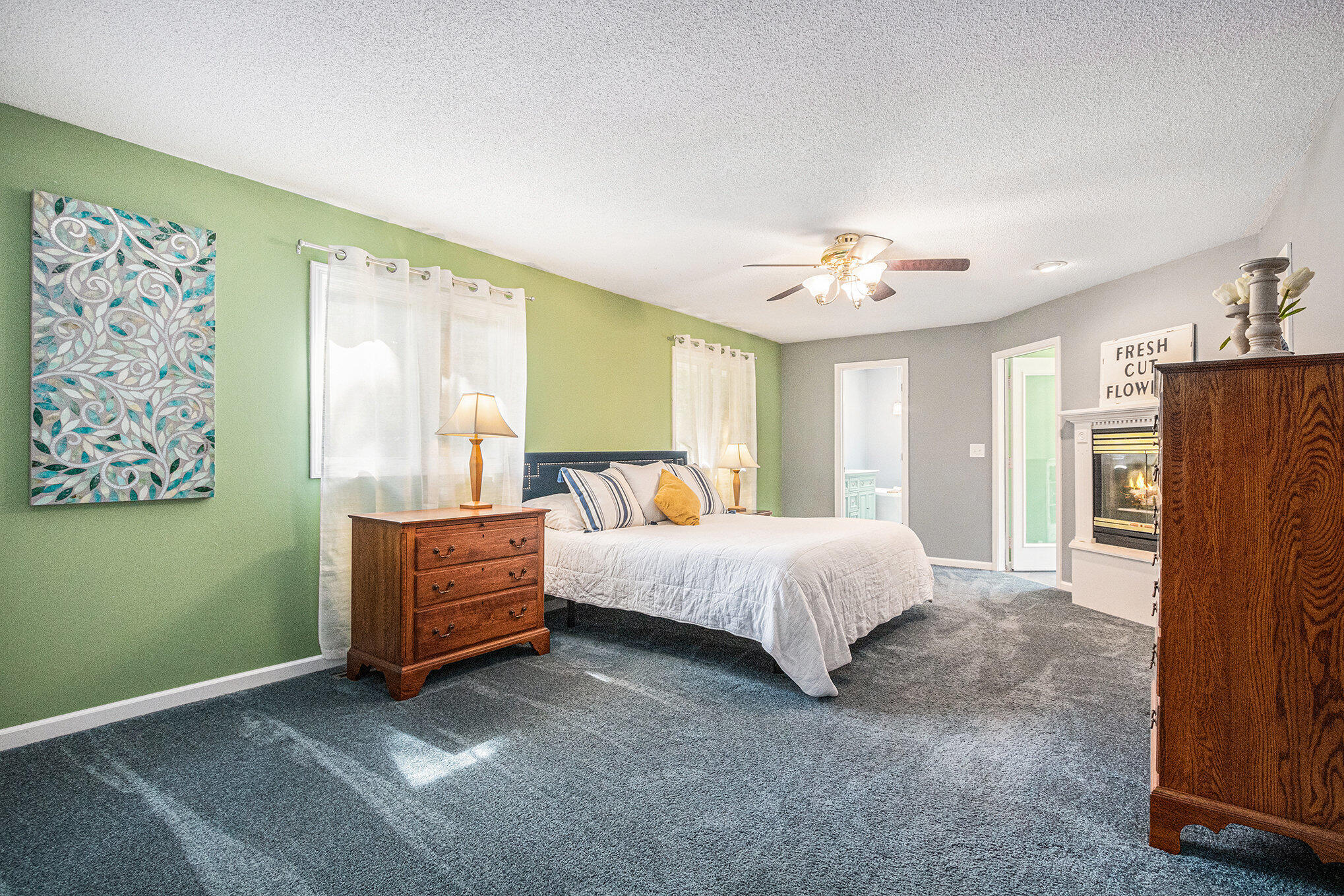 2418 Fountain Lane
