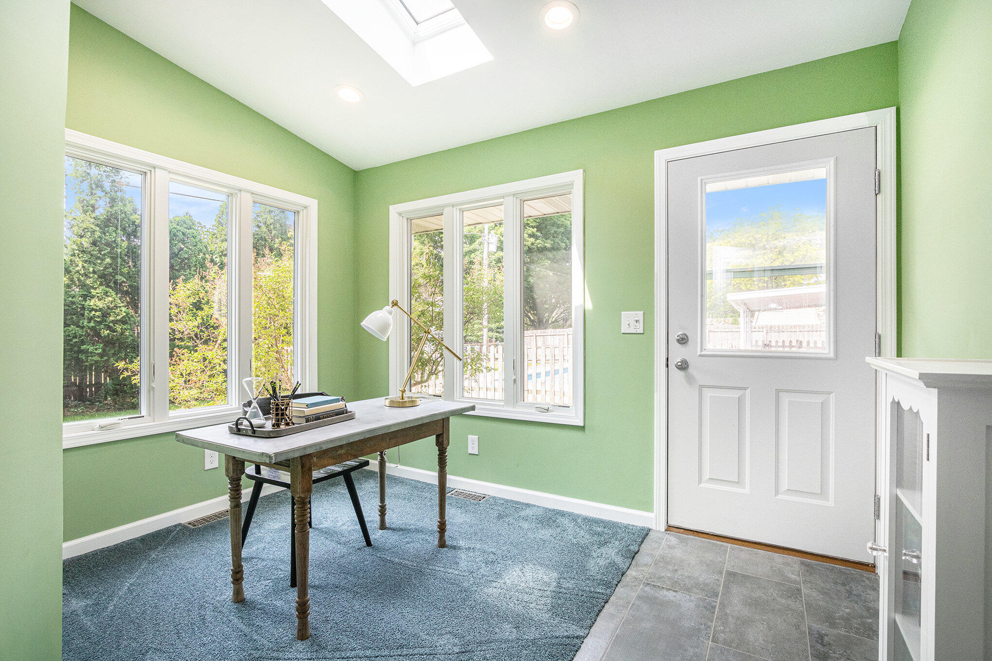 2418 Fountain Lane