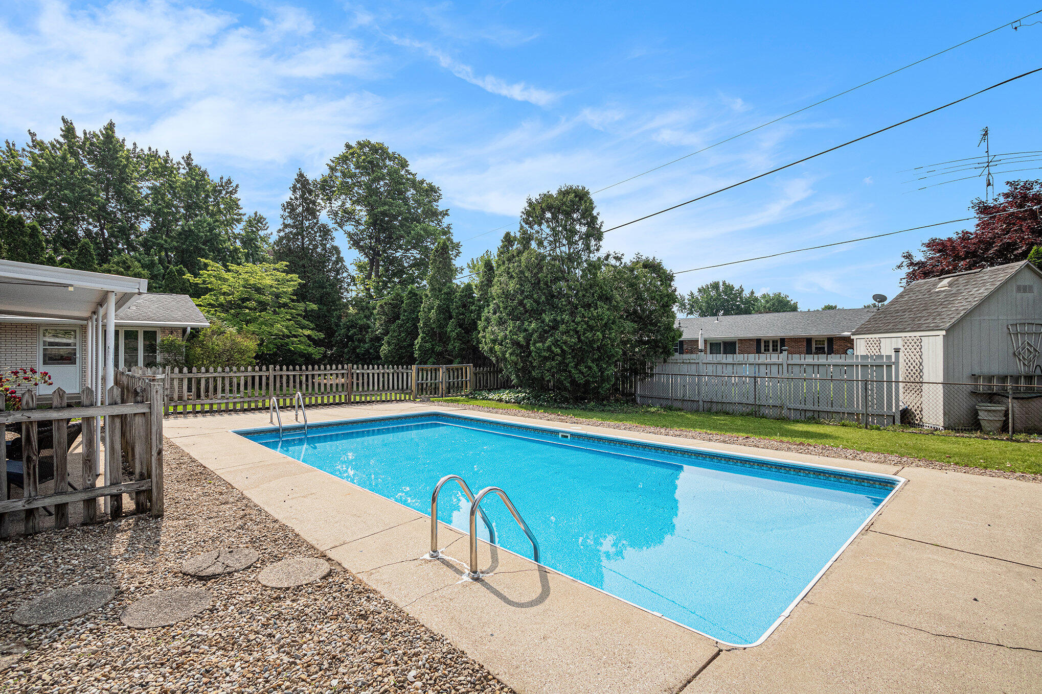 2418 Fountain Lane