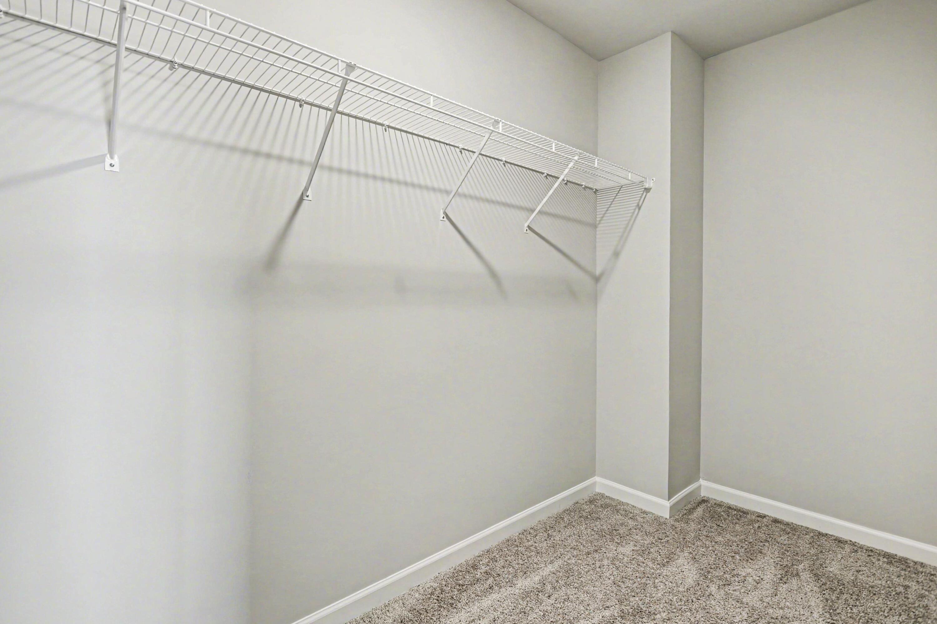 6244 Pollys Path