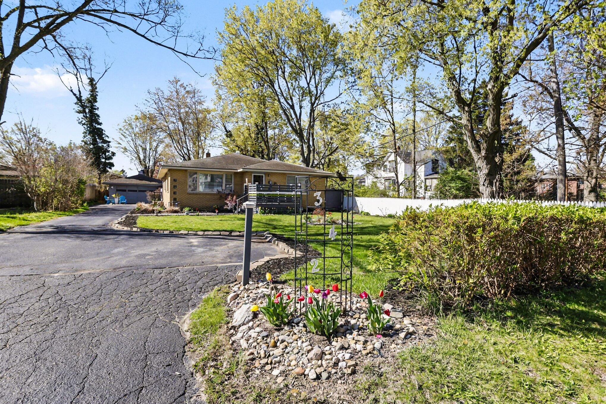 342 E Napier Avenue