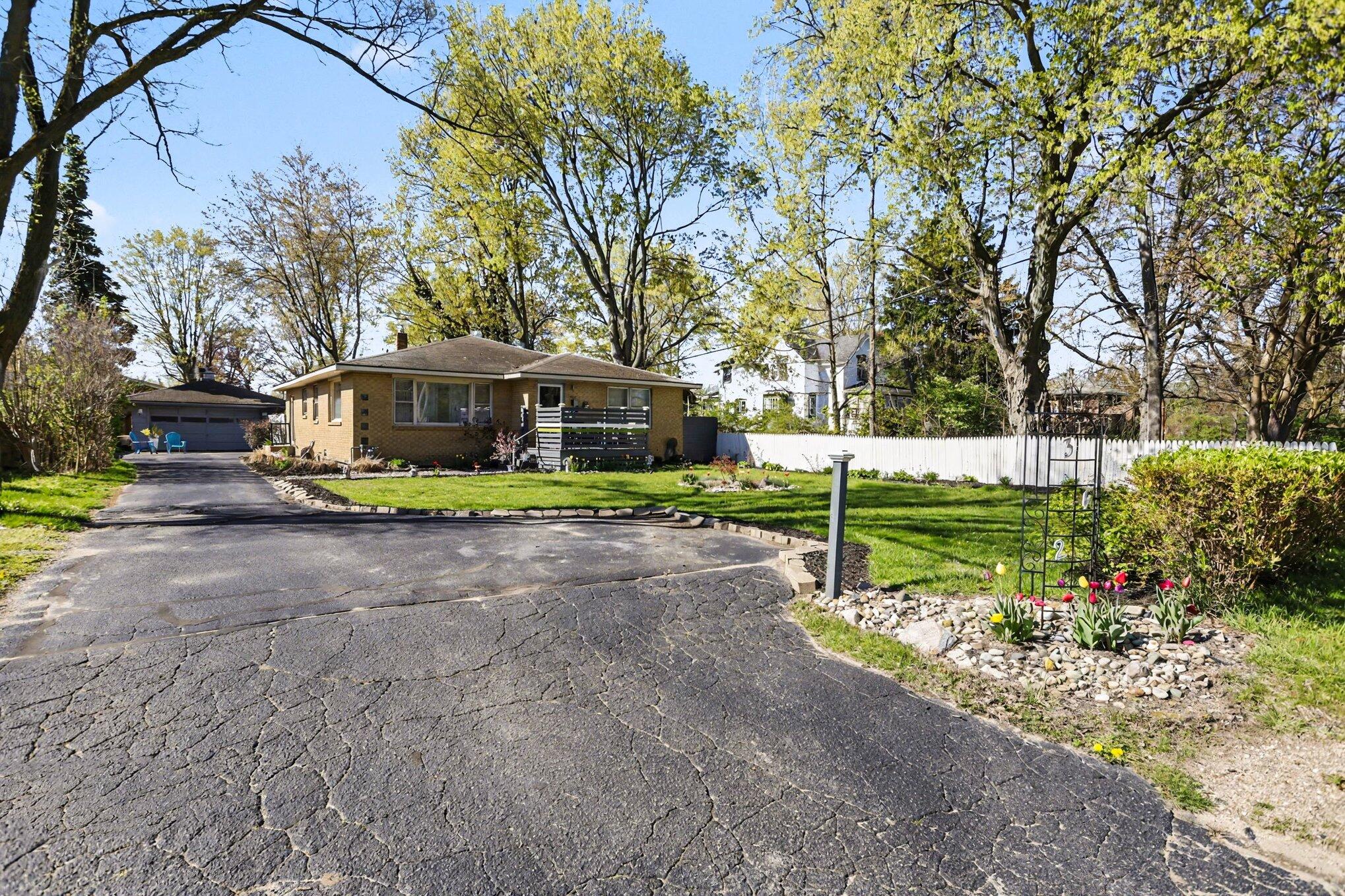 342 E Napier Avenue