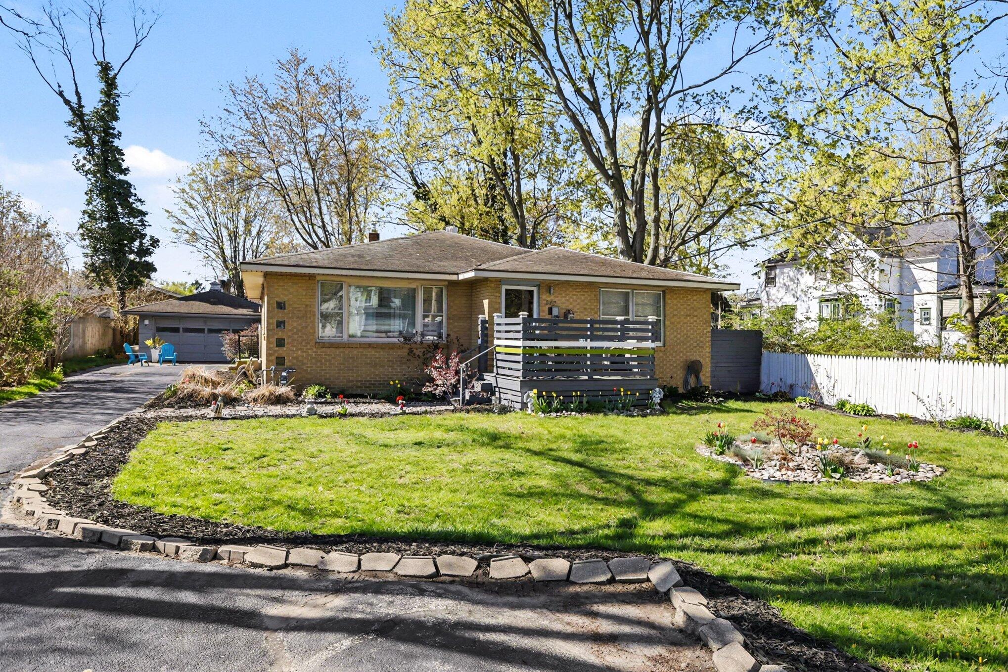 342 E Napier Avenue