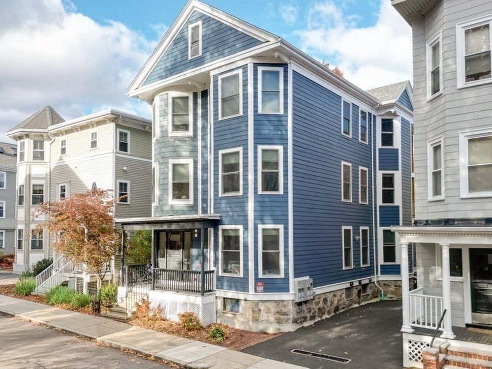 97 Hillside Street