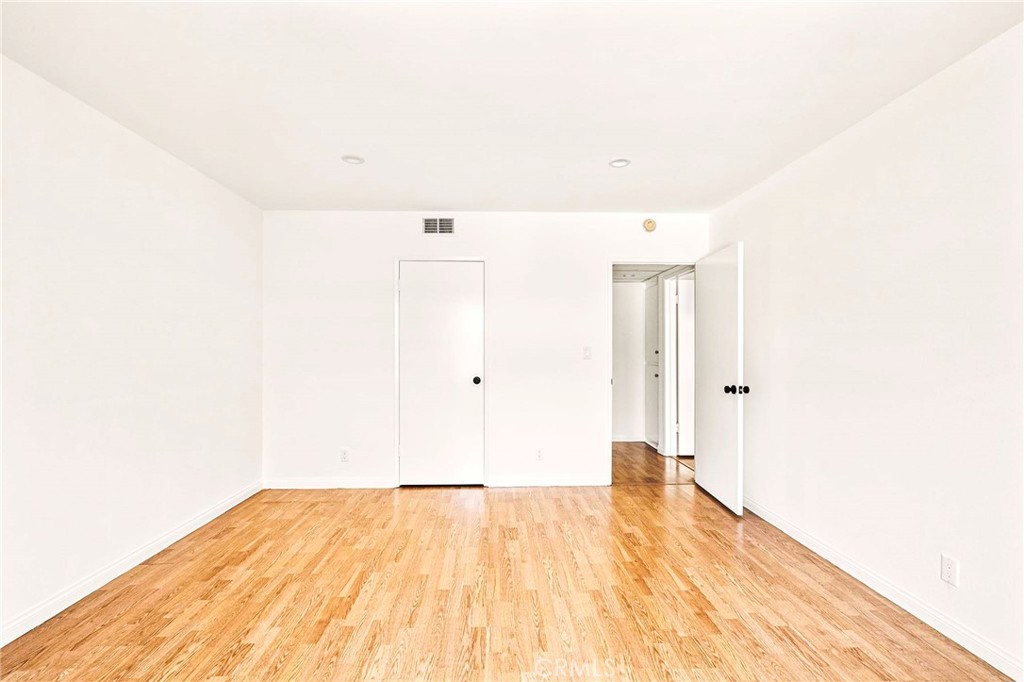 1401 Valley View Road 330