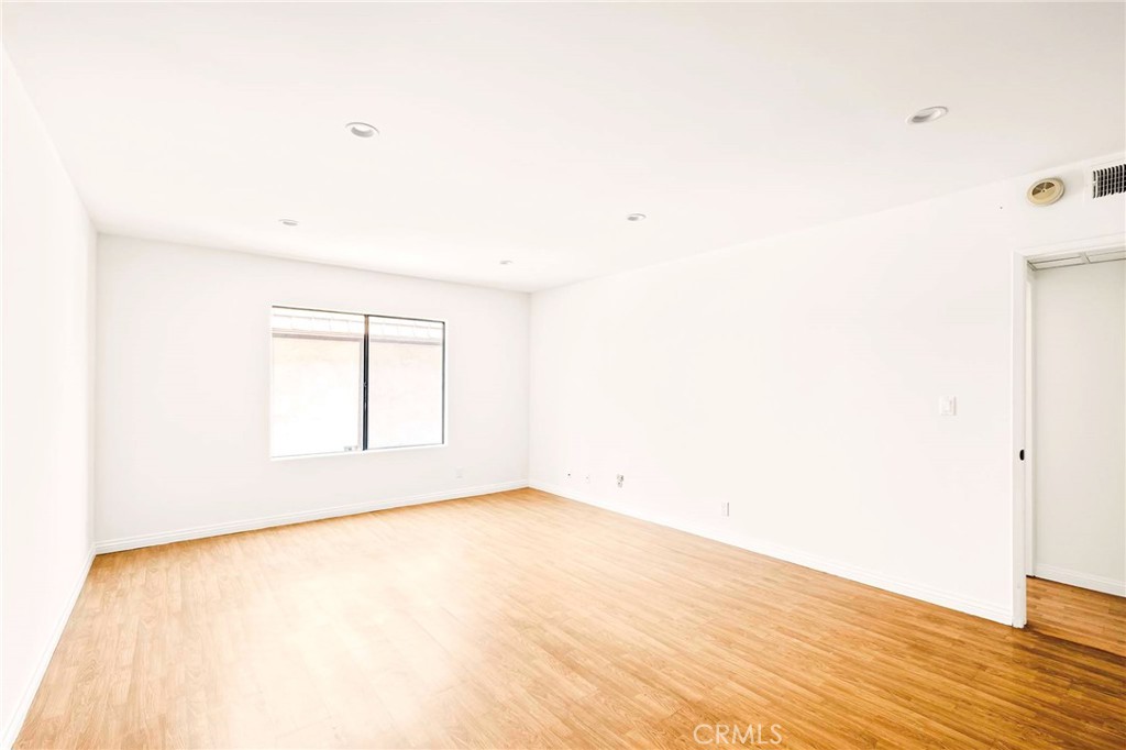 1401 Valley View Road 330