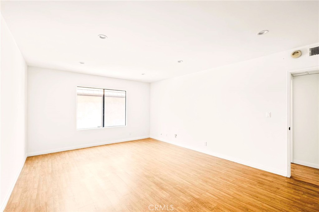 1401 Valley View Road 330