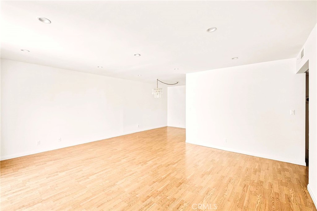 1401 Valley View Road 330