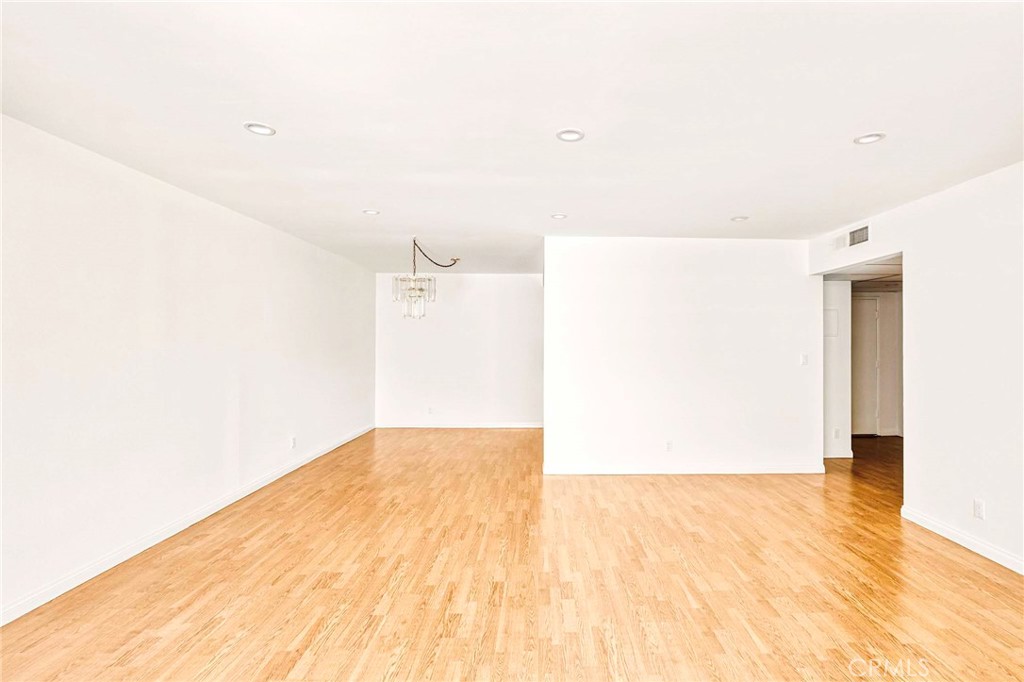 1401 Valley View Road 330