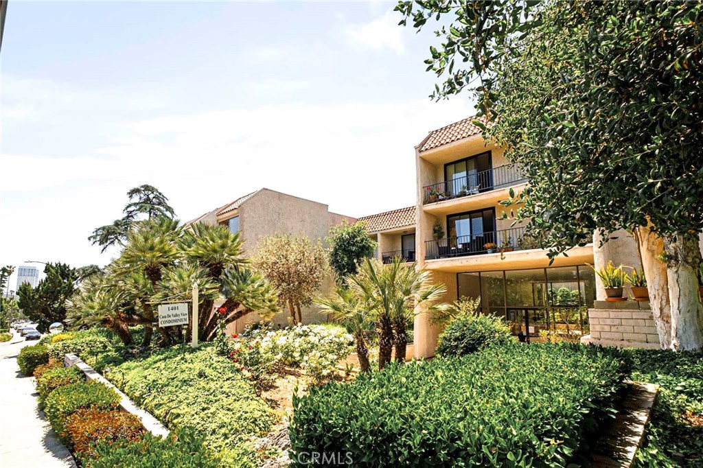 1401 Valley View Road 330