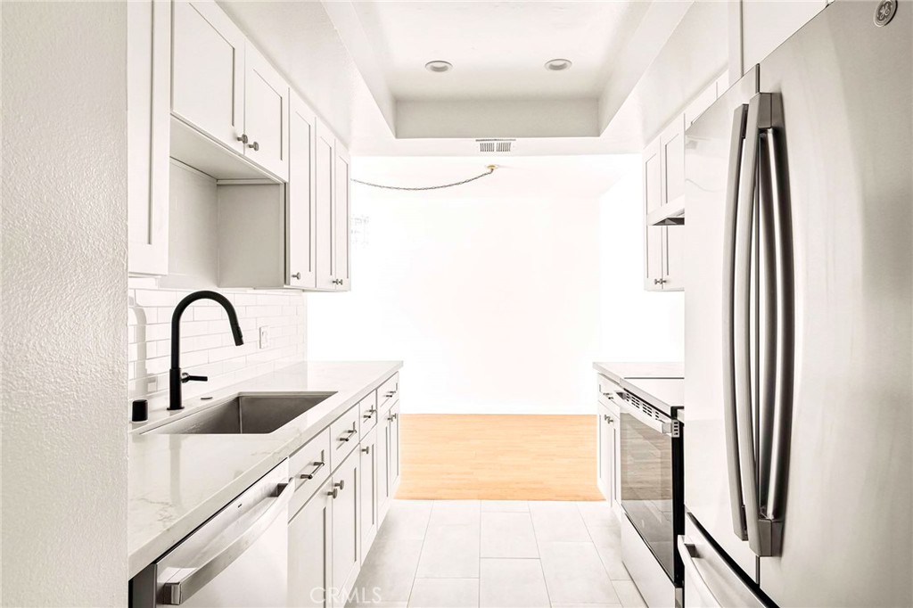 1401 Valley View Road 330