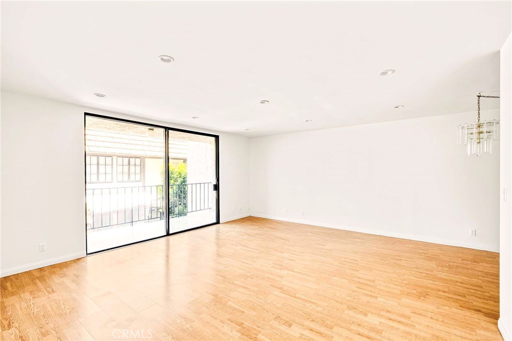 1401 Valley View Road 330