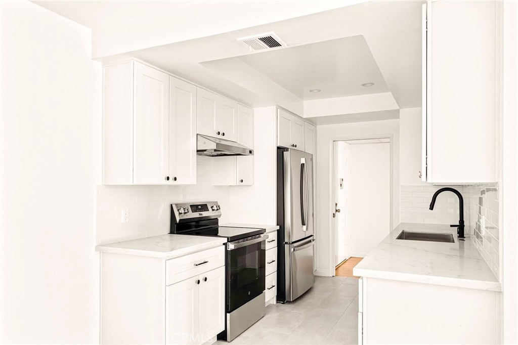 1401 Valley View Road 330