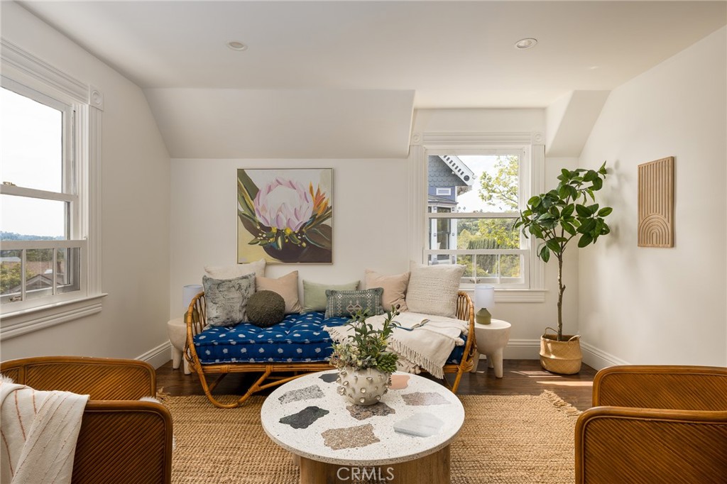 932 N Avenue 65