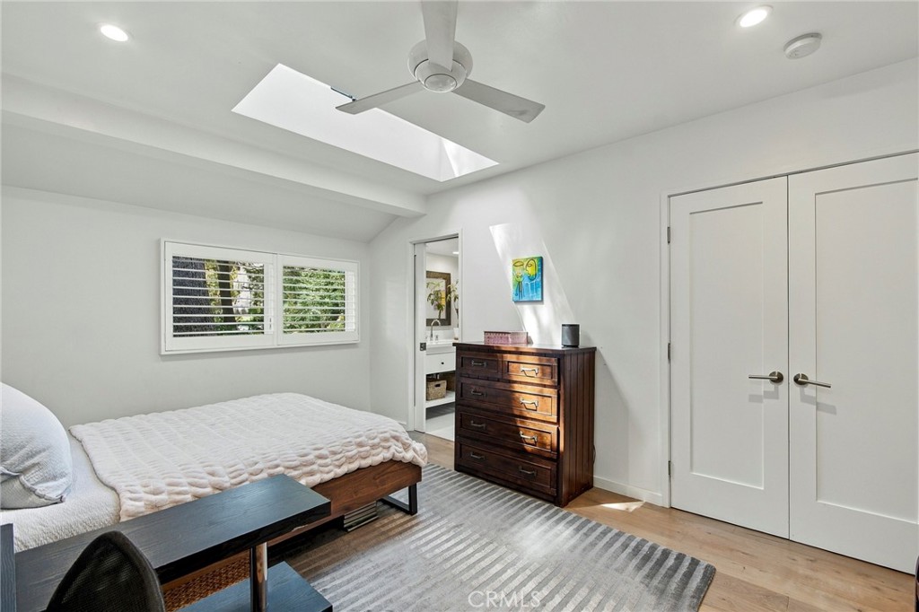 5128 Hillard