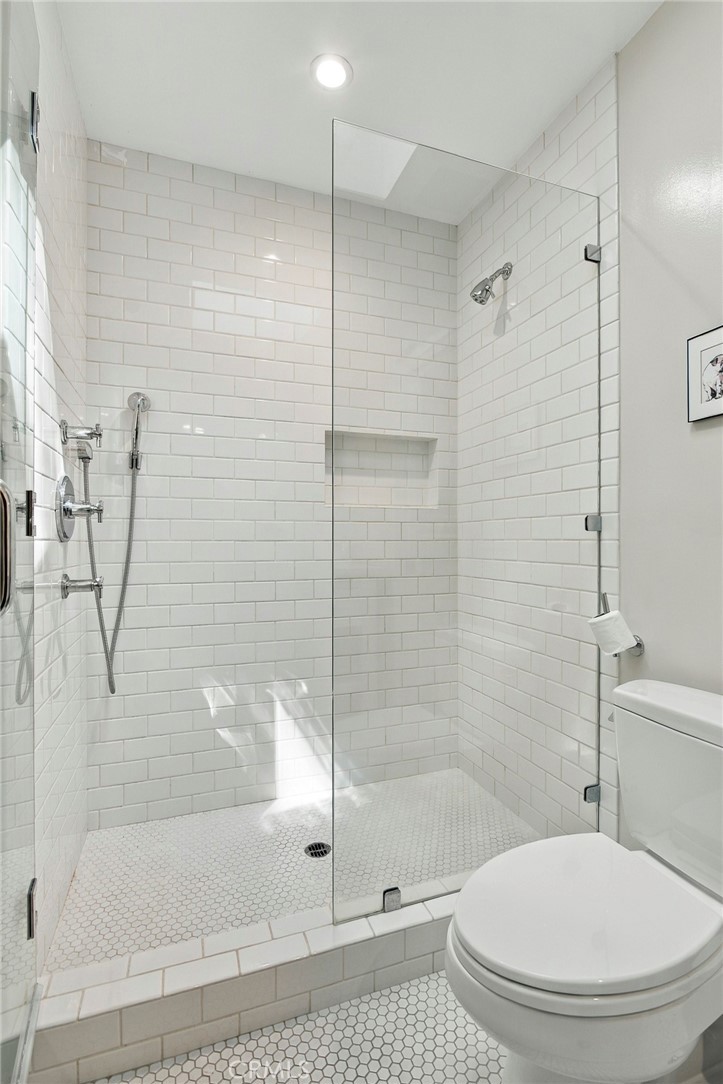 5128 Hillard