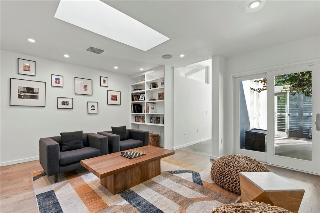 5128 Hillard