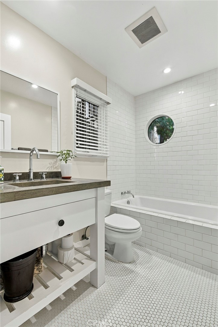 5128 Hillard