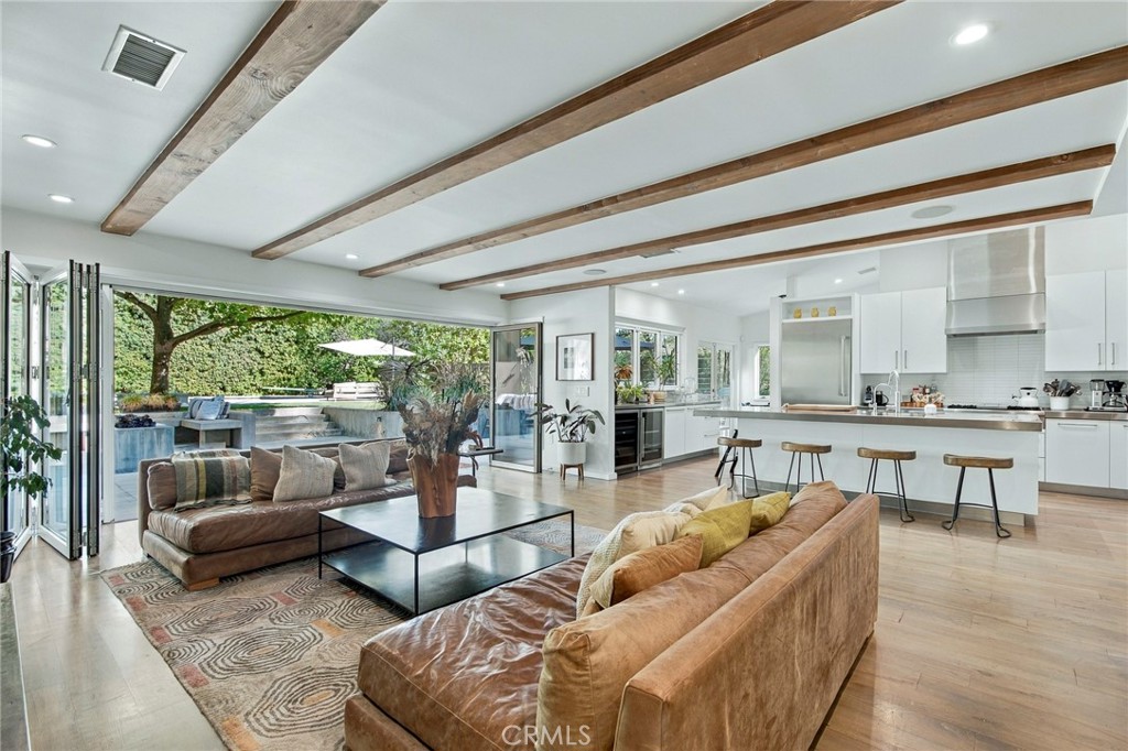 5128 Hillard