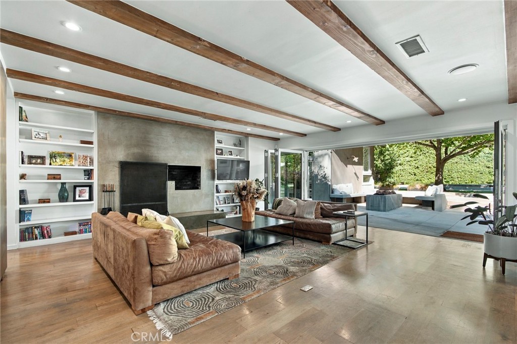 5128 Hillard