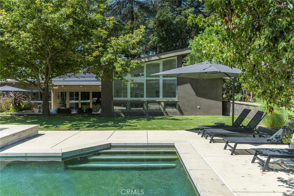 5128 Hillard