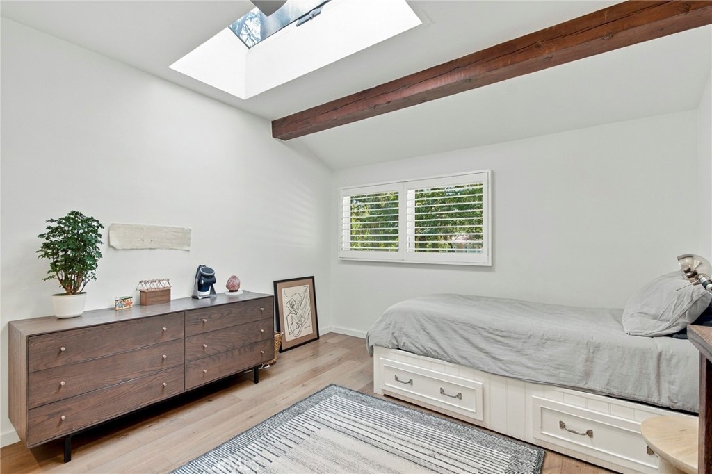 5128 Hillard