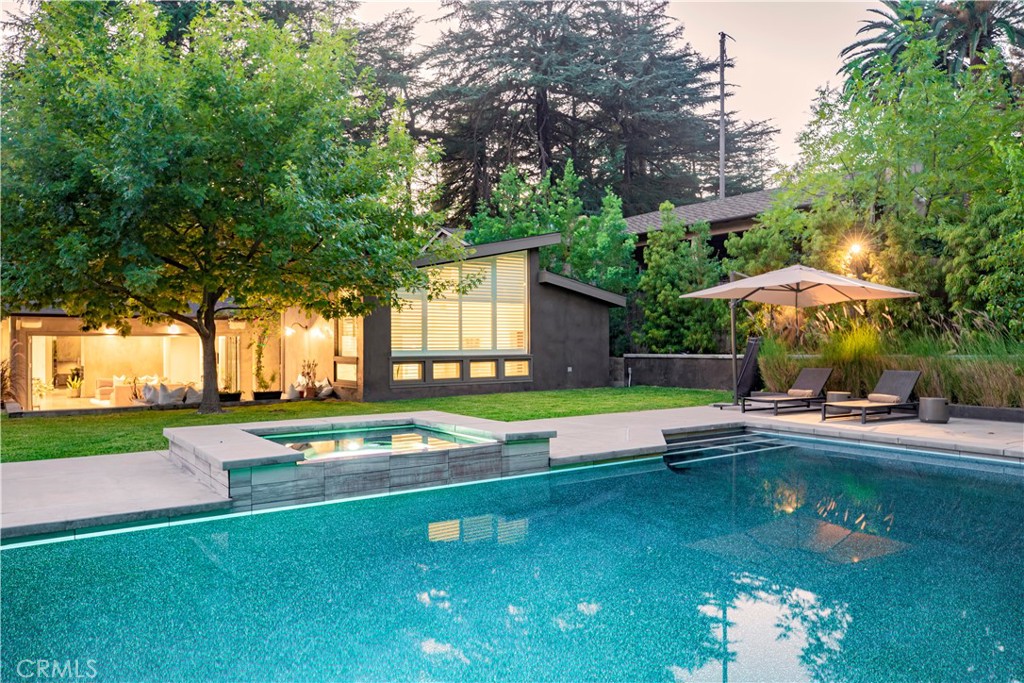 5128 Hillard