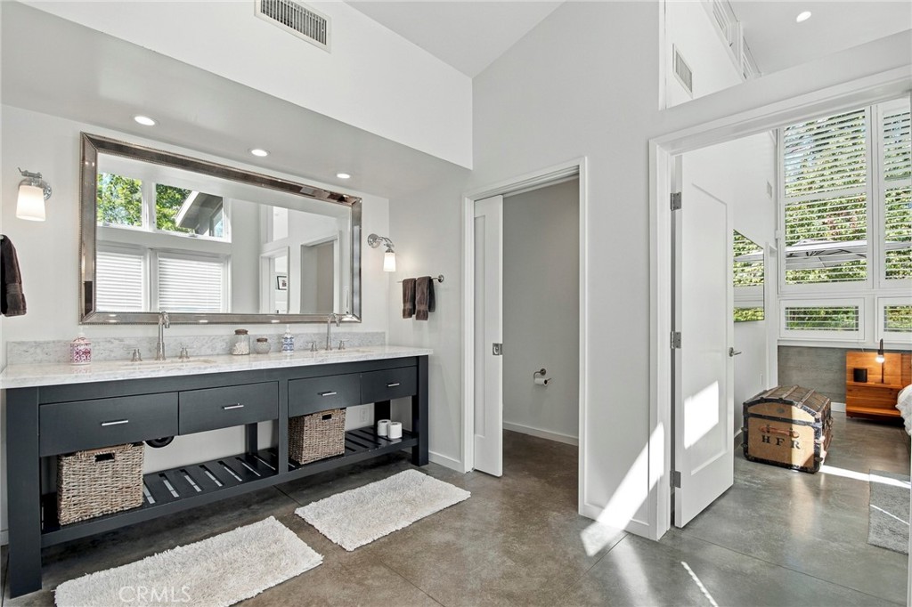 5128 Hillard