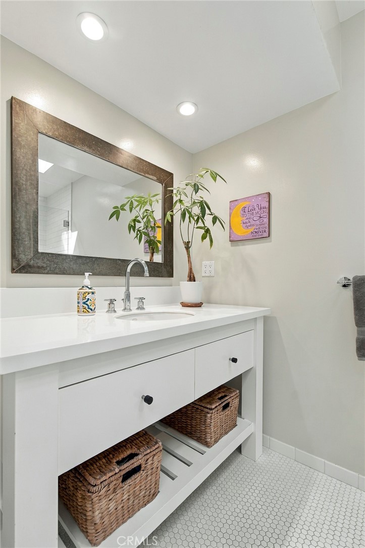 5128 Hillard