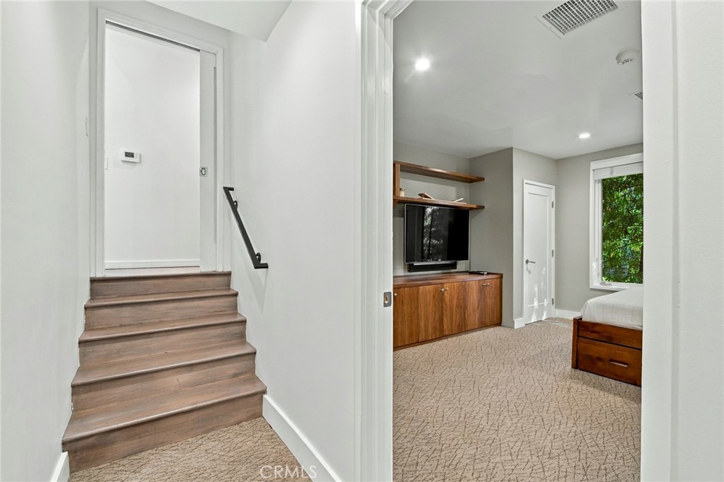 5128 Hillard