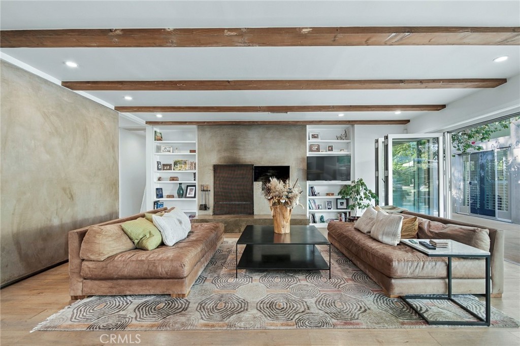 5128 Hillard
