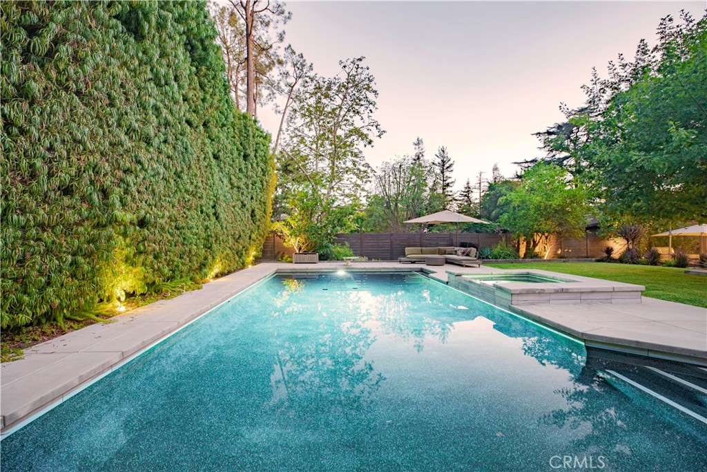 5128 Hillard
